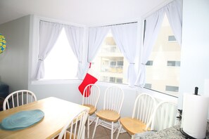 Dining - Fun in the sun at this Cherry Grove Condo! Vacant weeks are discounted! (North Myrtle Beach)
