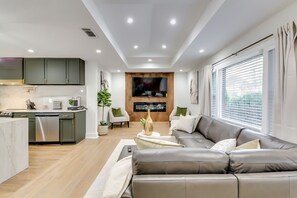 Smart TV, videojuegos y futbolito 