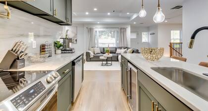 Luxury Modern, City Stay Getaway-minutes from Downtown