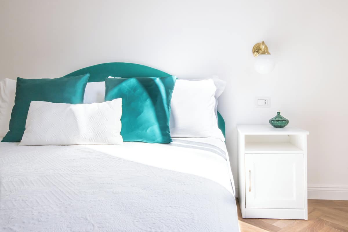 Camera doppia, bagno privato, vista giardino | Una scrivania, postazione laptop, Wi-Fi gratuito