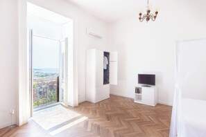 Studiosuite, Meerblick | Schreibtisch, laptopgeeigneter Arbeitsplatz, kostenloses WLAN