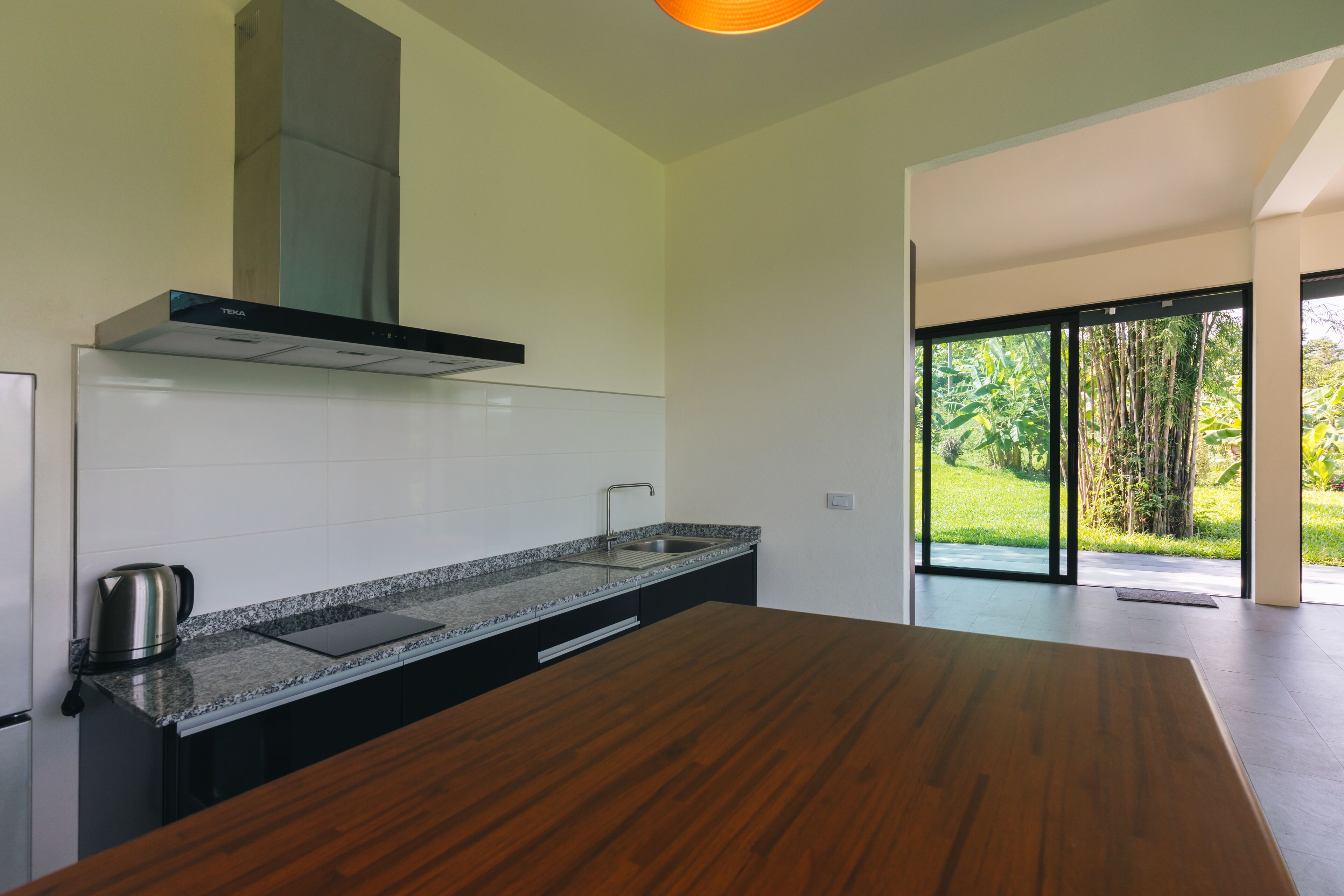 冰箱、微波炉、炉灶、电热水壶