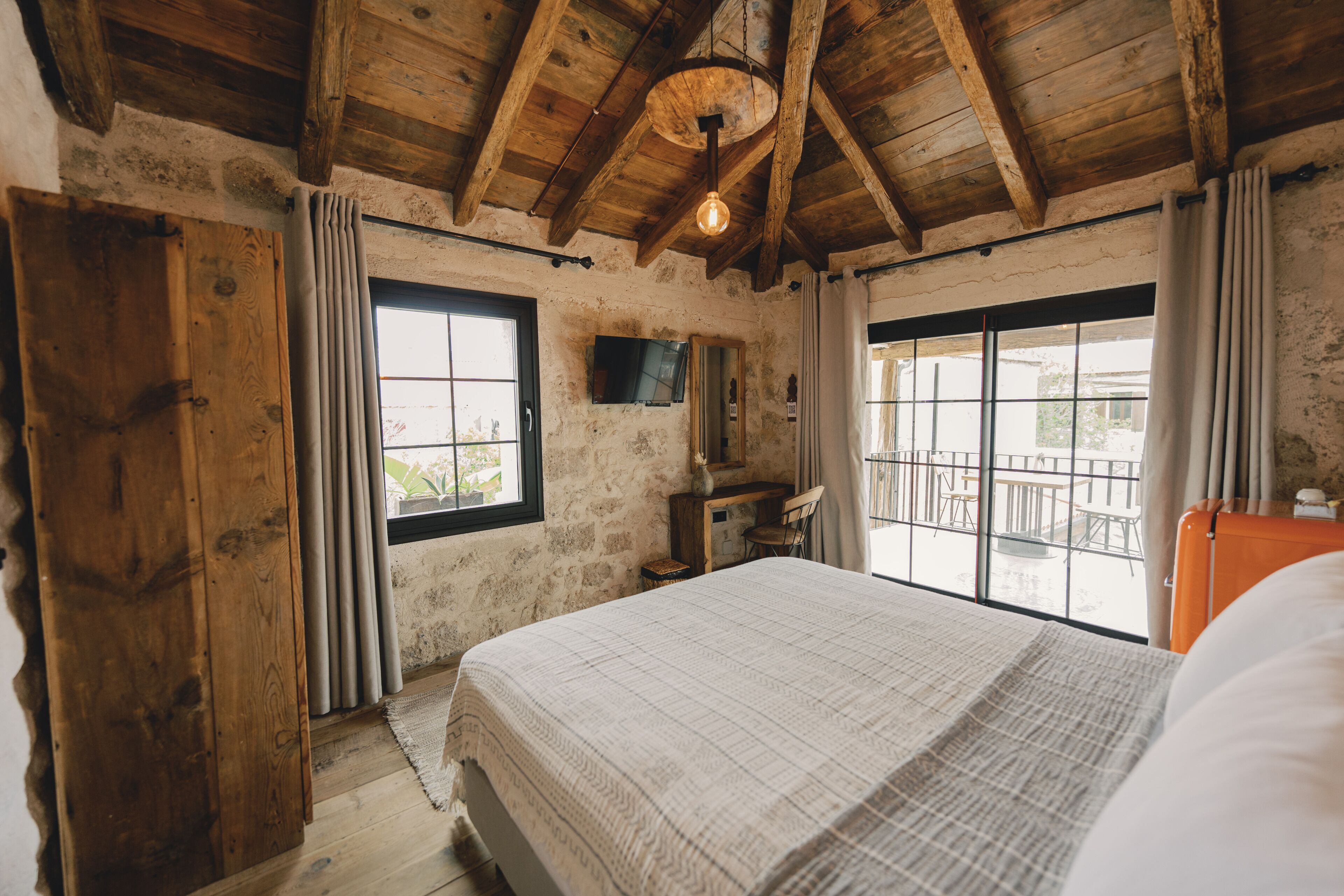 Deluxe Room | エジプト綿のシーツ、高級寝具、ミニバーのアイテム (無料)、デスク