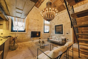 Loft | Living area | 32-inch LED TV with satellite channels, TV - Suare Alaçatı (Cesme)