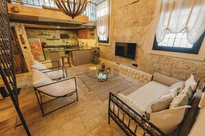 Loft | Living area | 32-inch LED TV with satellite channels, TV - Suare Alaçatı (Cesme)