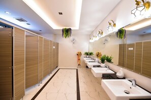 Shower, rainfall showerhead, hair dryer, towels