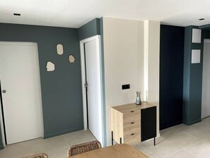 Interior - Le Méditerranée -1er Ligne Vue Mer Classe3* (1st line, sea view) (Canet-en-Roussillon)