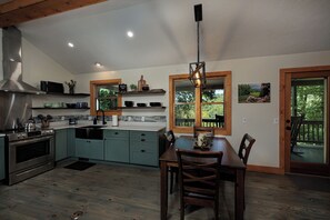 Micro-ondas, cafeteira/chaleira