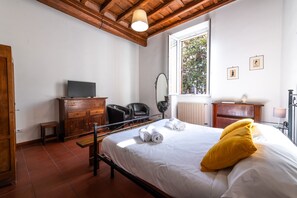 1 bedroom - San Calisto Apartment (Rome)