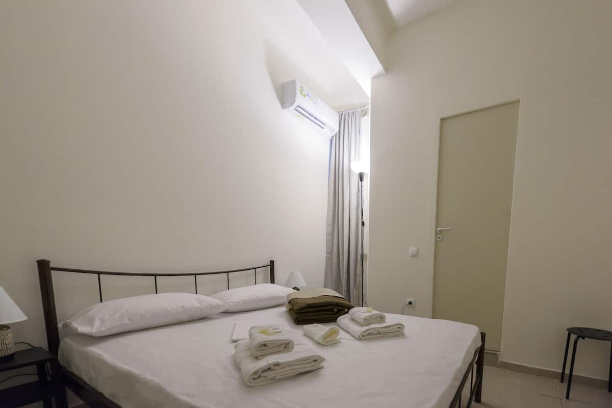 Basic Double Room (101)