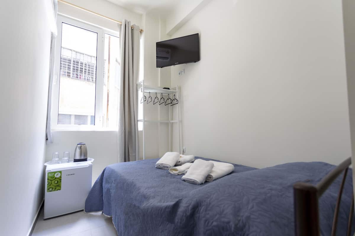 Basic Double Room (207)