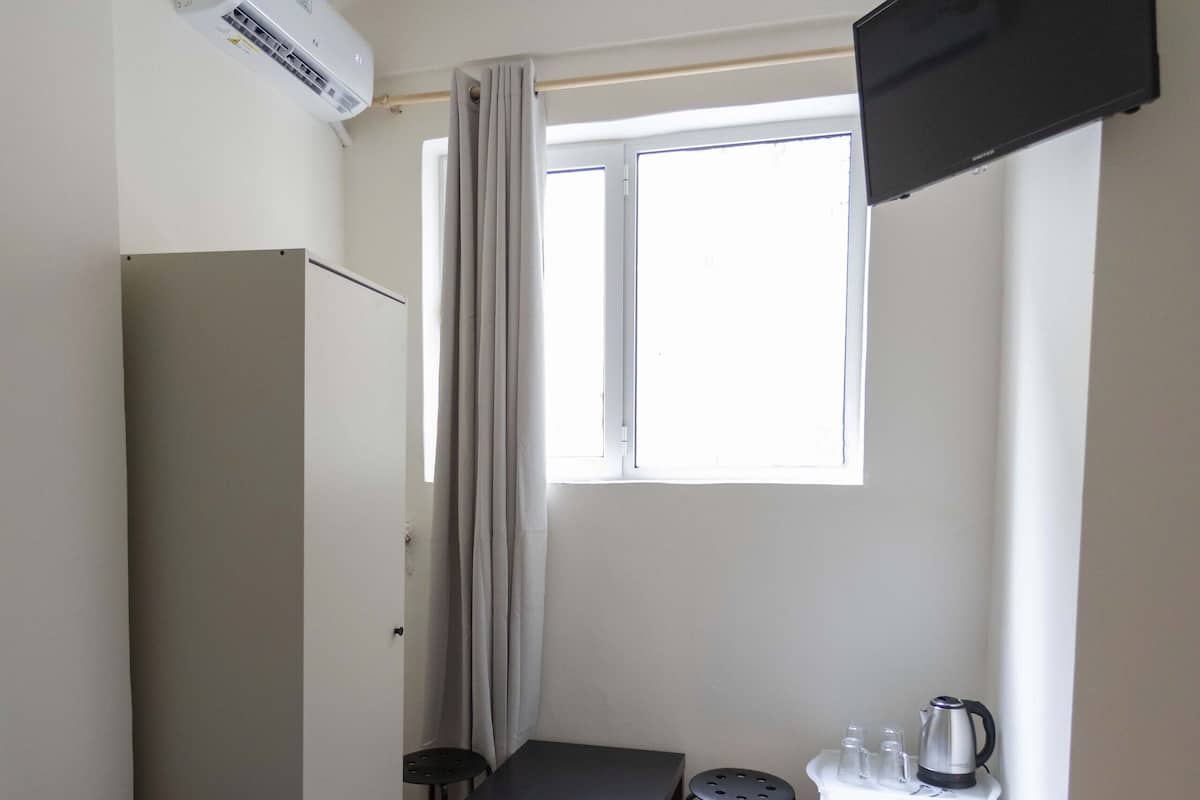 Basic Double Room (203)
