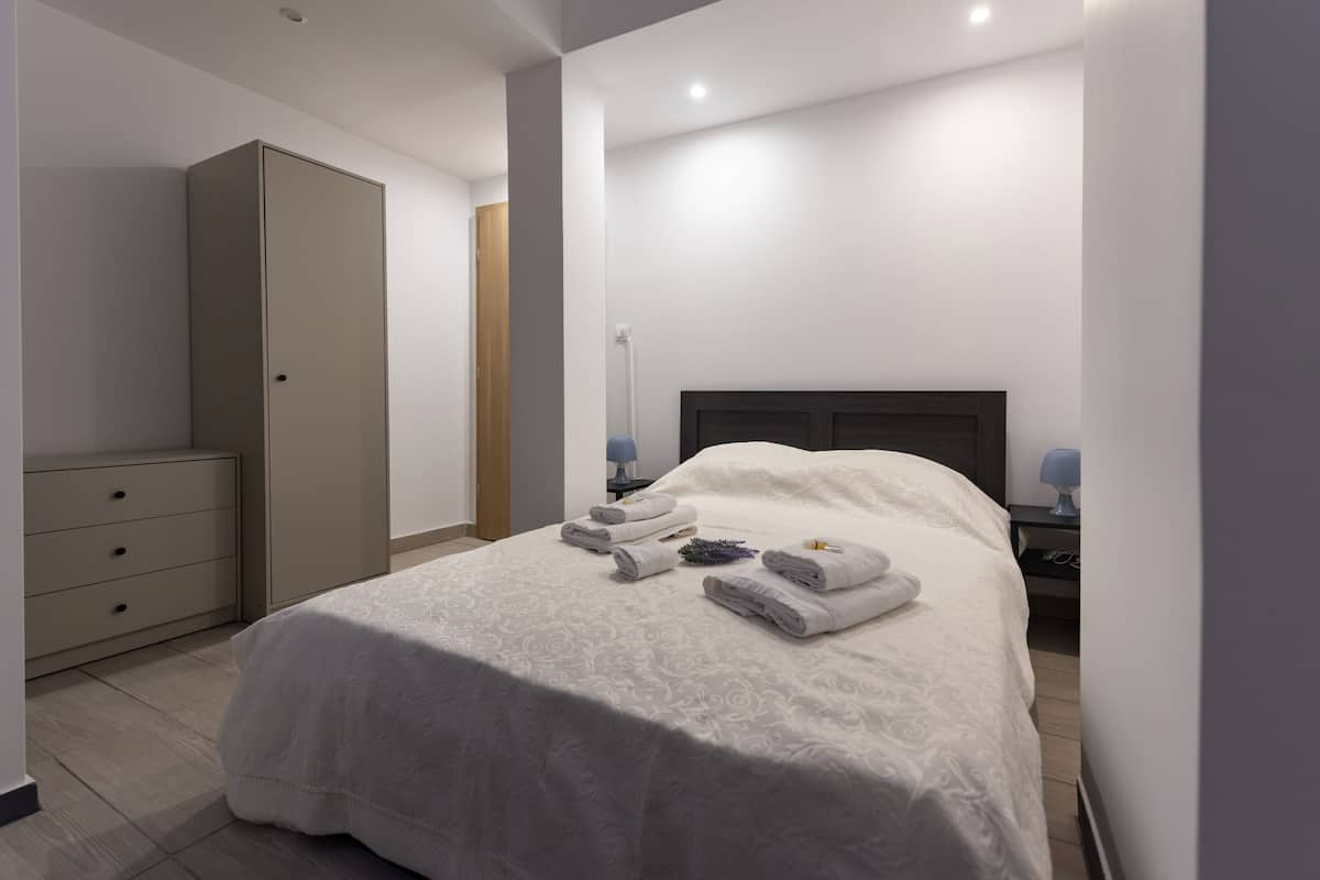 Deluxe Double Room (43)