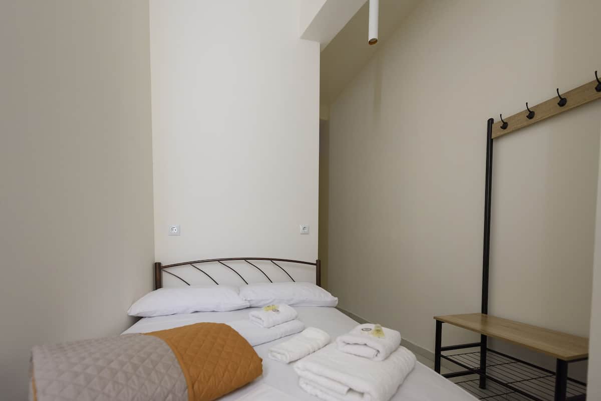 Basic Double Room (110)