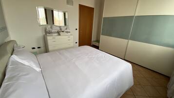 1 camera, Wi-Fi, lenzuola