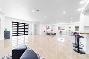 Interior - 4BR/3BA Miami Welcoming Waterfront Wonder w/ Pool! (North Miami Beach)