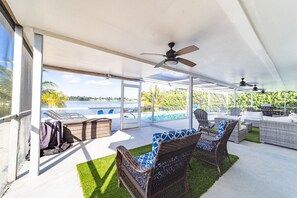 Terrace/patio - 4BR/3BA Miami Welcoming Waterfront Wonder w/ Pool! (North Miami Beach)