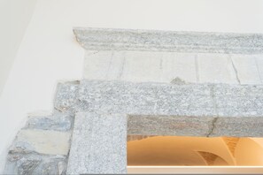 Apartment - Romantic Escape in the 400s (Como)