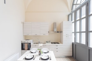 House | 1 bedroom - Romantic Escape in the 400s (Como)