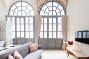 Apartment | 1 bedroom - Romantic Escape in the 400s (Como)