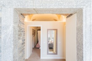 Apartment - Romantic Escape in the 400s (Como)