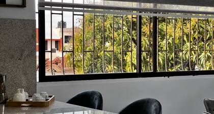 BEAUTIFUL!! Spacious, bright, clean and cozy condo đ€