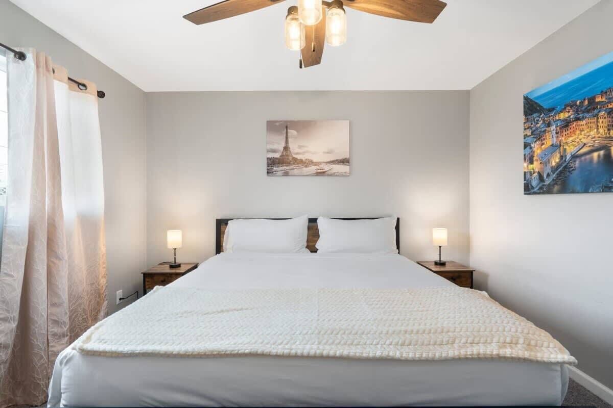 2 makuuhuonetta, silitysrauta/-lauta, Wi-Fi, vuodevaatteet