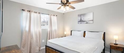 2 dormitoris, planxa i posts de planxar, wifi i roba de llit