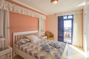 2 Schlafzimmer, Zimmersafe, Bügeleisen/Bügelbrett, Reisekinderbett