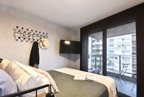 1 habitación, tabla de planchar con plancha, wifi y ropa de cama