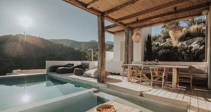 Villa Iris Summary:<br>V