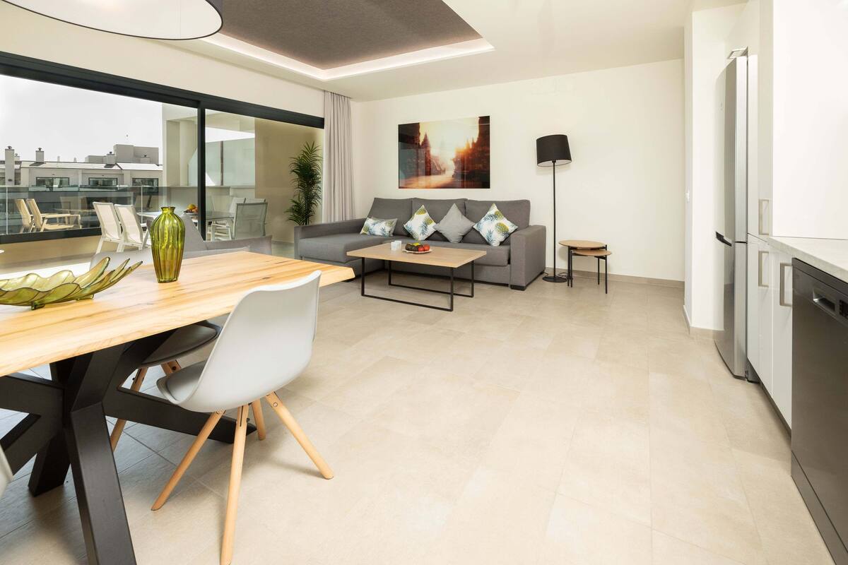 Superior Apartment, 3 Bedrooms, Sea View | Living area