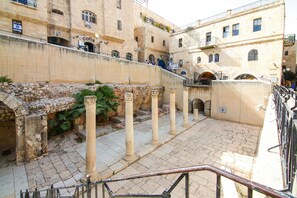 Family Apartment - Cozy Kotel House (Jerusalem)