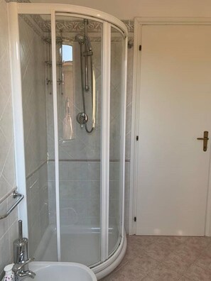 Dusche, Bidet