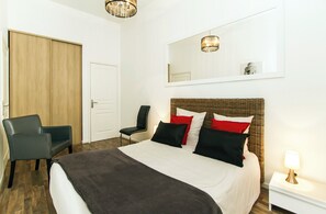 2 bedrooms, iron/ironing board, bed sheets