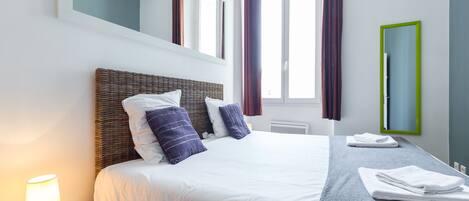 2 bedrooms, iron/ironing board, bed sheets