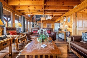 Smart-TV, Kamin, Bücher