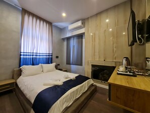 Superior Double Room | Egyptian cotton sheets, premium bedding, pillow-top beds -  Sosyete Hotel Alaçatı (Cesme)