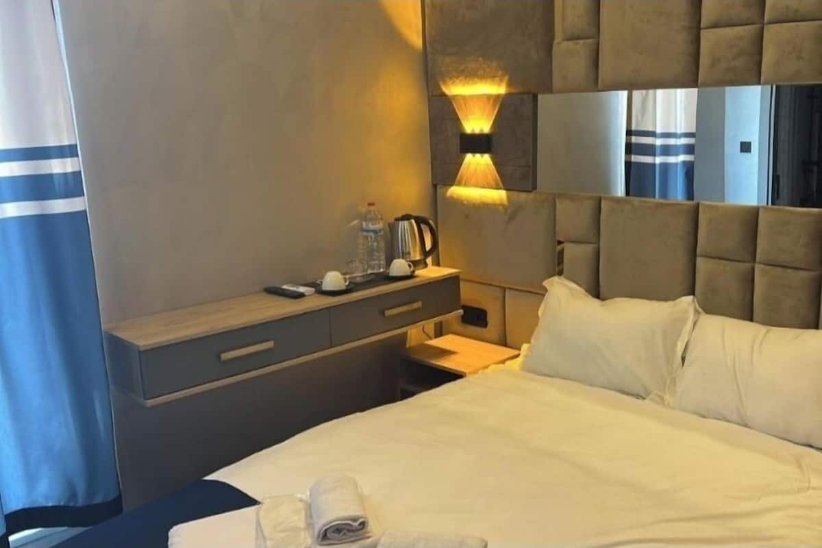 Egyptian cotton sheets, premium bedding, pillowtop beds