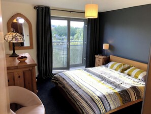 1 bedroom, iron/ironing board, internet, bed sheets