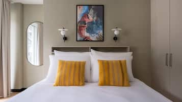 Medium Studio, Kitchen, Balcony | Individually decorated, individually furnished, laptop workspace
