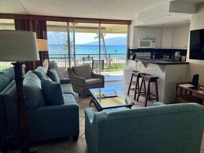 TV - Upgraded condo with stunning  oceanview throughout (Napili-Honokowai)