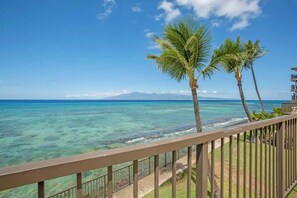 Property grounds - Upgraded condo with stunning  oceanview throughout (Napili-Honokowai)