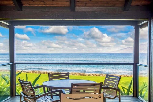 Coastal Remodeled ocean view Papakea Resort condo