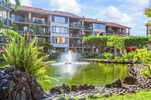 Exterior - Coastal Remodeled ocean view Papakea Resort condo (Napili-Honokowai)