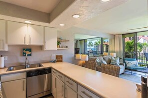 Interior - Coastal Remodeled ocean view Papakea Resort condo (Napili-Honokowai)