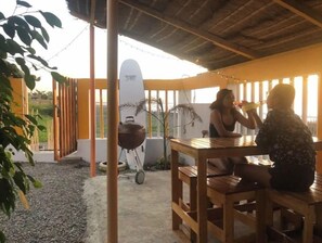 Outdoor dining - Ocean Breeze - A Frame (5) (Baroro)