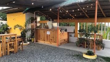 住宿內酒吧
