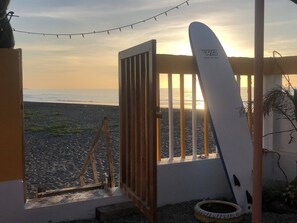 On the beach - Ocean Breeze - Spacious Studio Suite (Bacnotan)