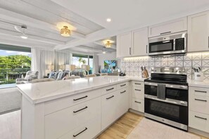 Fridge, microwave, oven, stovetop - Remodeled Lux Oceanview resort condo, AC, & more (Kaanapali)
